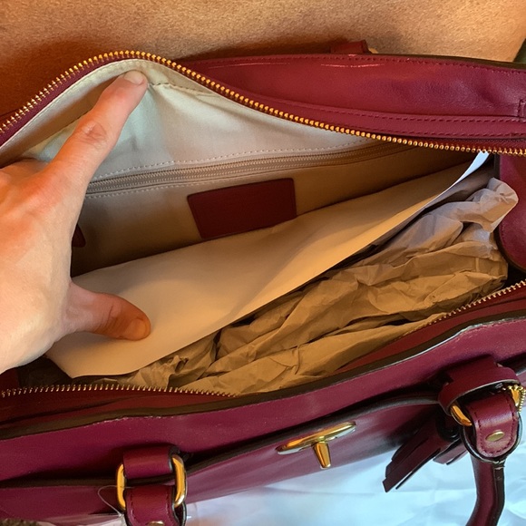 Raspberry (dee port) Chels Cryl Coach. - Picture 2 of 4